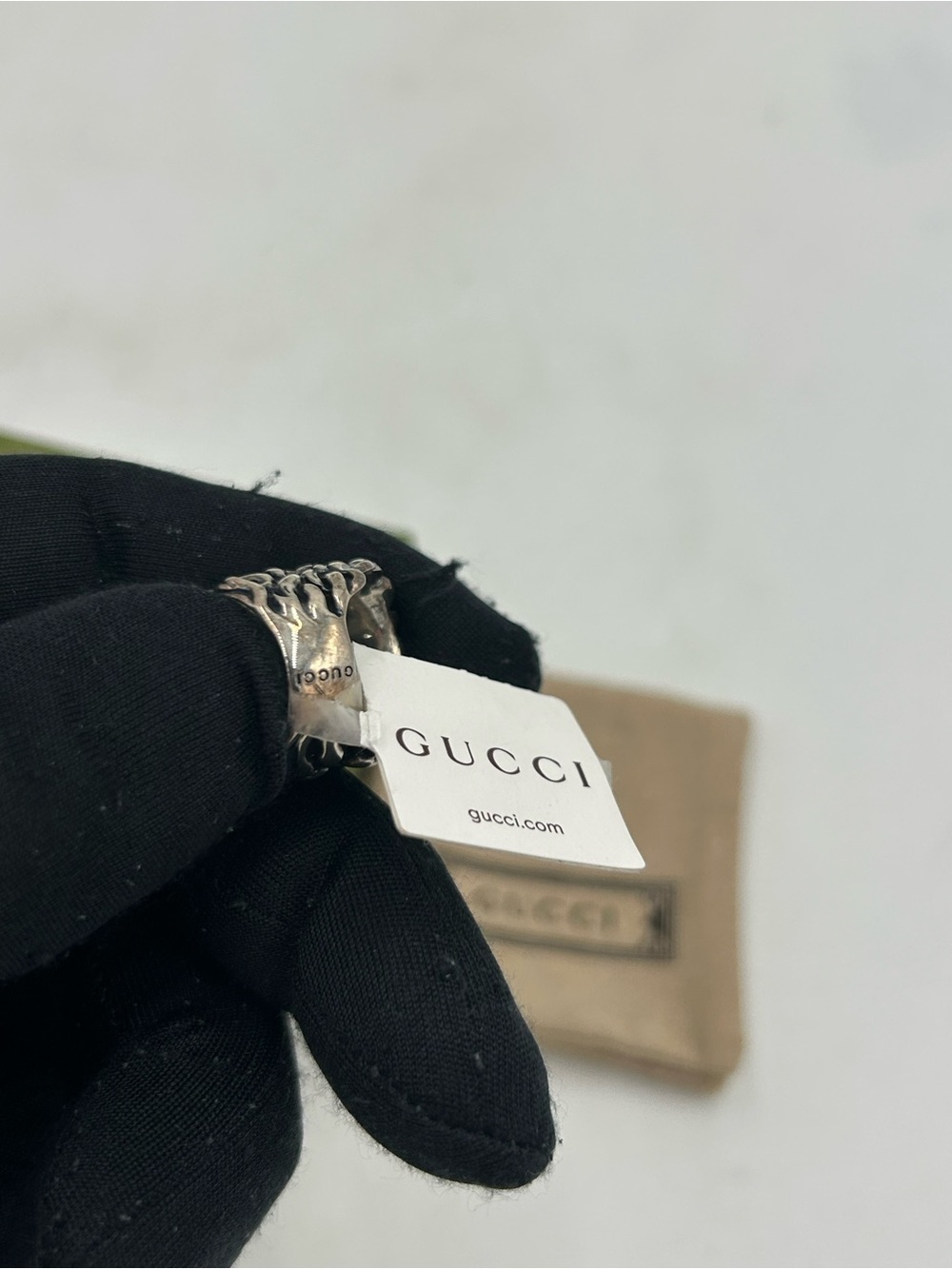 Unisex Gucci, iconic Lionhead silver ring featuring black crystal size 10 Italy - Picture 7 of 11